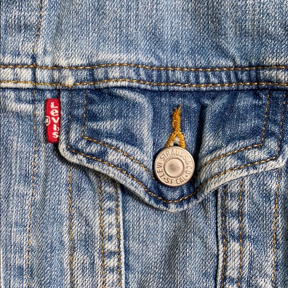 Levi's Blue Denim Vest - Picture 5 of 6